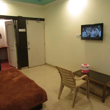Hotel Laxmi Palace Shirdi Εξωτερικό φωτογραφία
